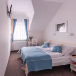 Gosciniec Kasztel U Gostla 3*