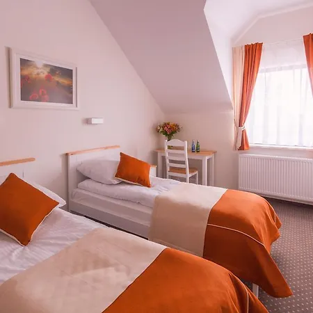 Gosciniec Kasztel U Gostla Penzion 3*