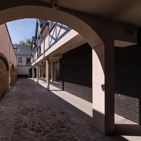 Gosciniec Kasztel U Gostla 여관 무루와나 고슬리나