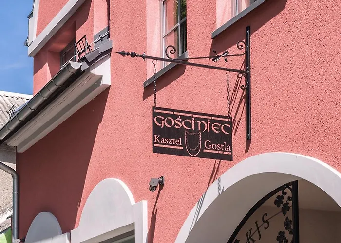 여관 Gosciniec Kasztel U Gostla 무루와나 고슬리나