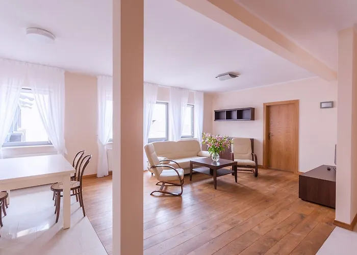 Inn Gosciniec Kasztel U Gostla 3*